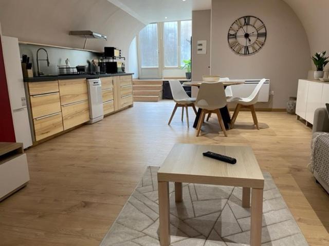Joli Meuble Confortable Apartment